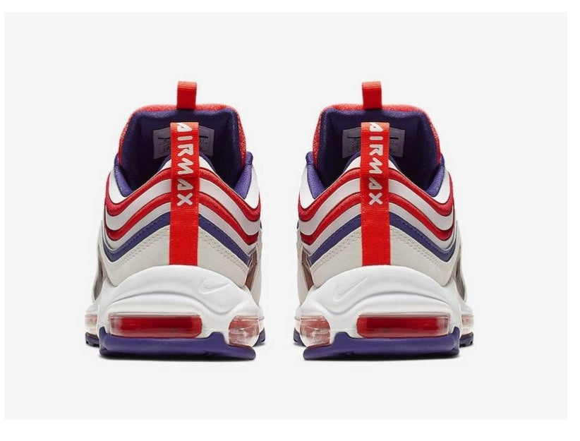 Les baskets Nike Air Max 97 sont synonymes de style emblématique et de confort absolu. Leur design ondulé distinctif.pas cher. Le moins cher.