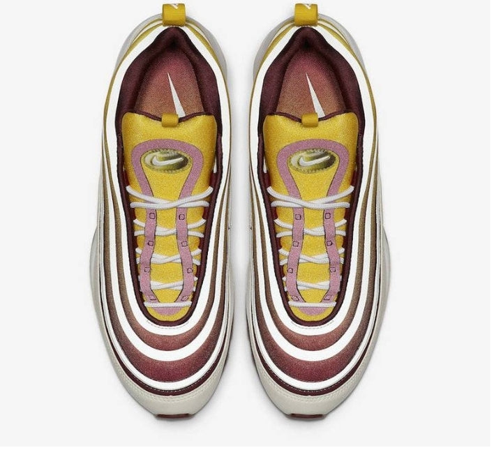 Les baskets Nike Air Max 97 sont synonymes de style emblématique et de confort absolu. Leur design ondulé distinctif.pas cher. Le moins cher.