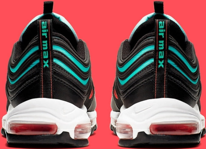 Les baskets Nike Air Max 97 sont synonymes de style emblématique et de confort absolu. Leur design ondulé distinctif.pas cher. Le moins cher.