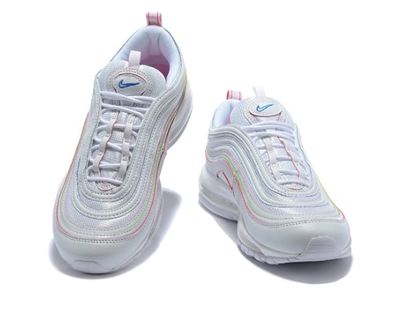 Les baskets Nike Air Max 97 sont synonymes de style emblématique et de confort absolu. Leur design ondulé distinctif.pas cher. Le moins cher.