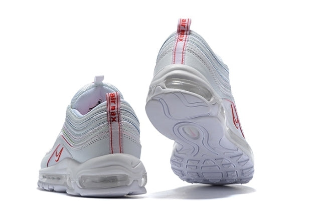 Les baskets Nike Air Max 97 sont synonymes de style emblématique et de confort absolu. Leur design ondulé distinctif.pas cher. Le moins cher.