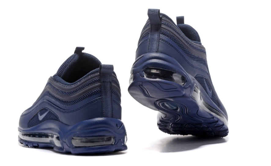Les baskets Nike Air Max 97 sont synonymes de style emblématique et de confort absolu. Leur design ondulé distinctif.pas cher. Le moins cher.