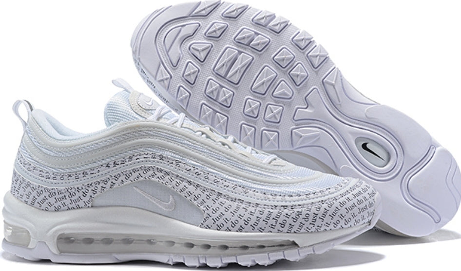 Les baskets Nike Air Max 97 sont synonymes de style emblématique et de confort absolu. Leur design ondulé distinctif.pas cher. Le moins cher.
