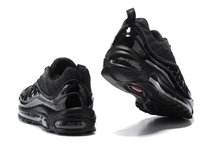 Les baskets Nike Air Max 98 allient style intemporel et confort moderne. Leur design distinctif et les matériaux de haute qualité.pas cher. Le moins cher.