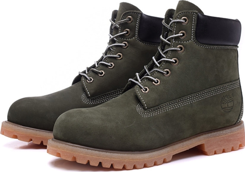 Les baskets Botte Timberland   intemporel et robustesse.  design qualité supérieure les rendent indispensables  aventuriers.pas cher. Le moins cher.