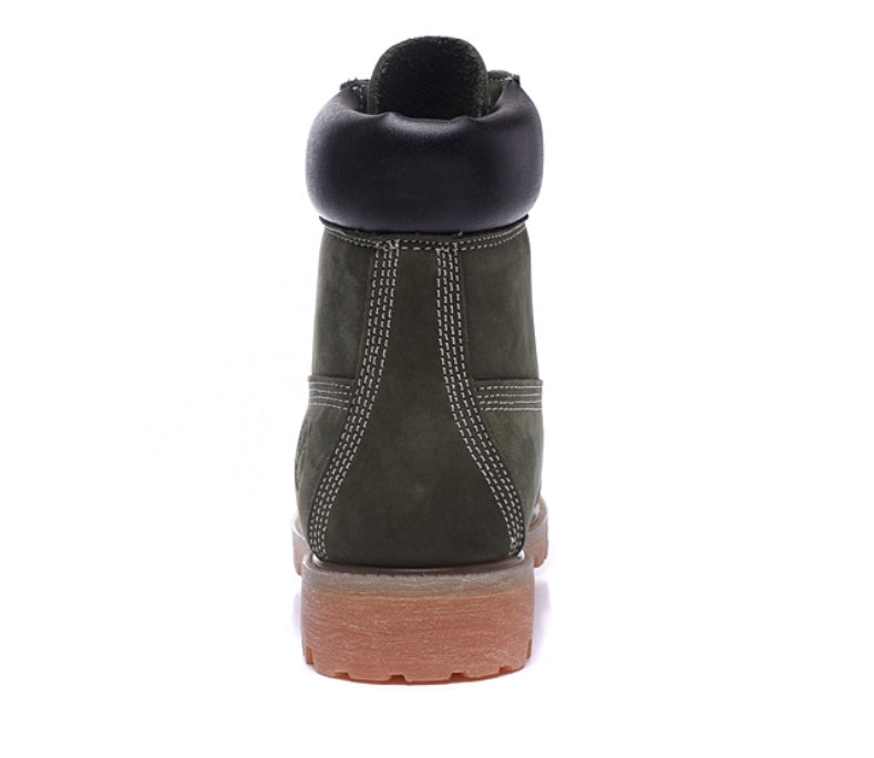 Les baskets Botte Timberland   intemporel et robustesse.  design qualité supérieure les rendent indispensables  aventuriers.pas cher. Le moins cher.