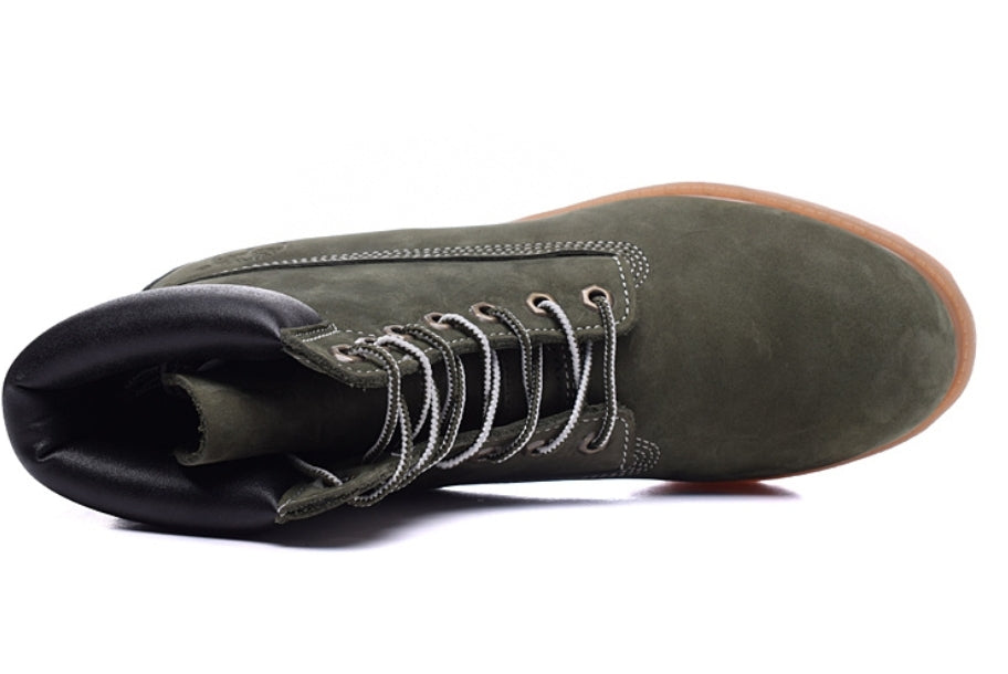 Les baskets Botte Timberland   intemporel et robustesse.  design qualité supérieure les rendent indispensables  aventuriers.pas cher. Le moins cher.