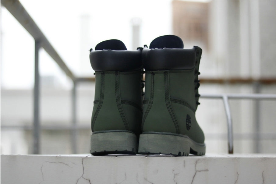 Les baskets Botte Timberland   intemporel et robustesse.  design qualité supérieure les rendent indispensables  aventuriers.pas cher. Le moins cher.