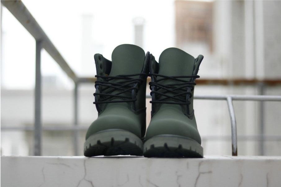 Les baskets Botte Timberland   intemporel et robustesse.  design qualité supérieure les rendent indispensables  aventuriers.pas cher. Le moins cher.