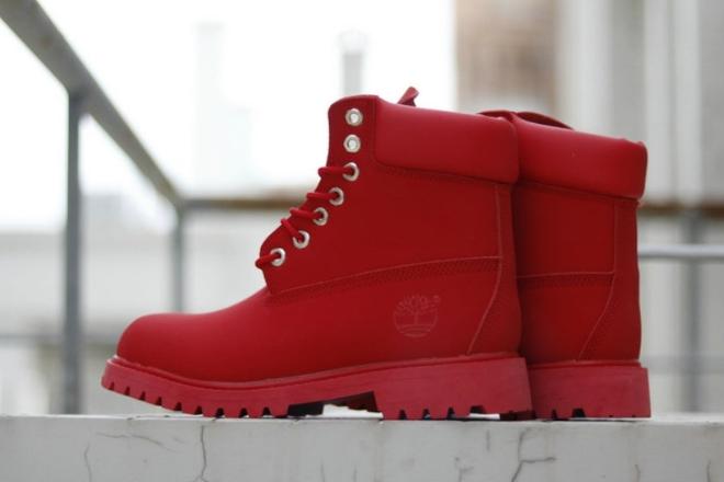 Les baskets Botte Timberland   intemporel et robustesse.  design qualité supérieure les rendent indispensables  aventuriers.pas cher. Le moins cher.