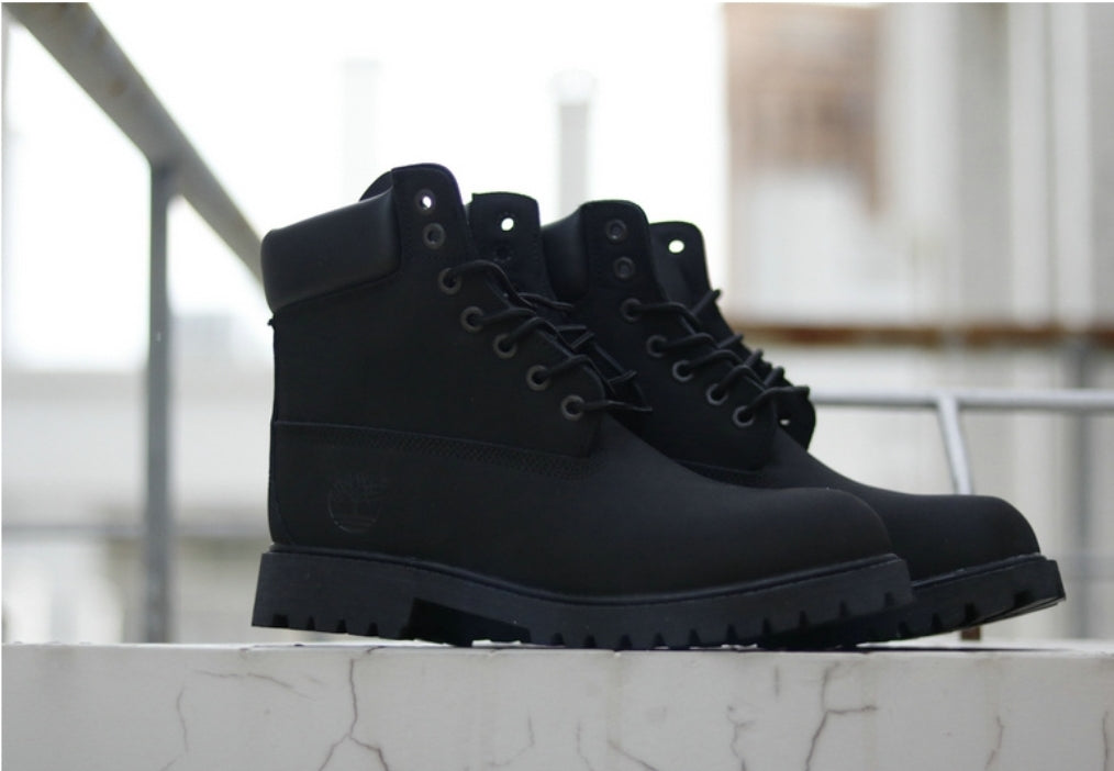 Les baskets Botte Timberland   intemporel et robustesse.  design qualité supérieure les rendent indispensables  aventuriers.pas cher. Le moins cher.