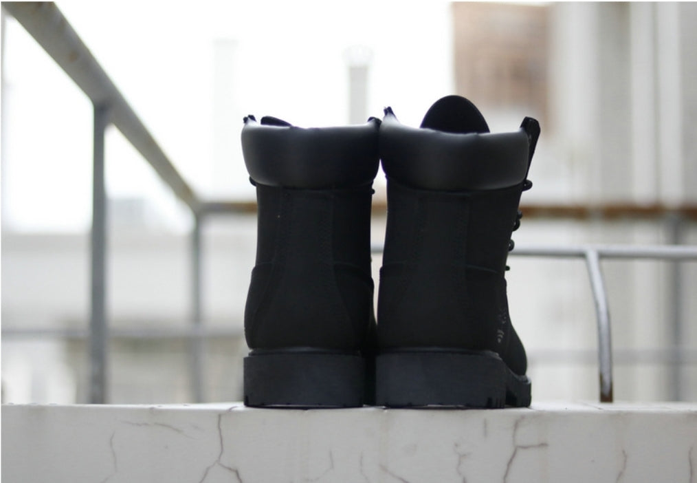 Les baskets Botte Timberland   intemporel et robustesse.  design qualité supérieure les rendent indispensables  aventuriers.pas cher. Le moins cher.