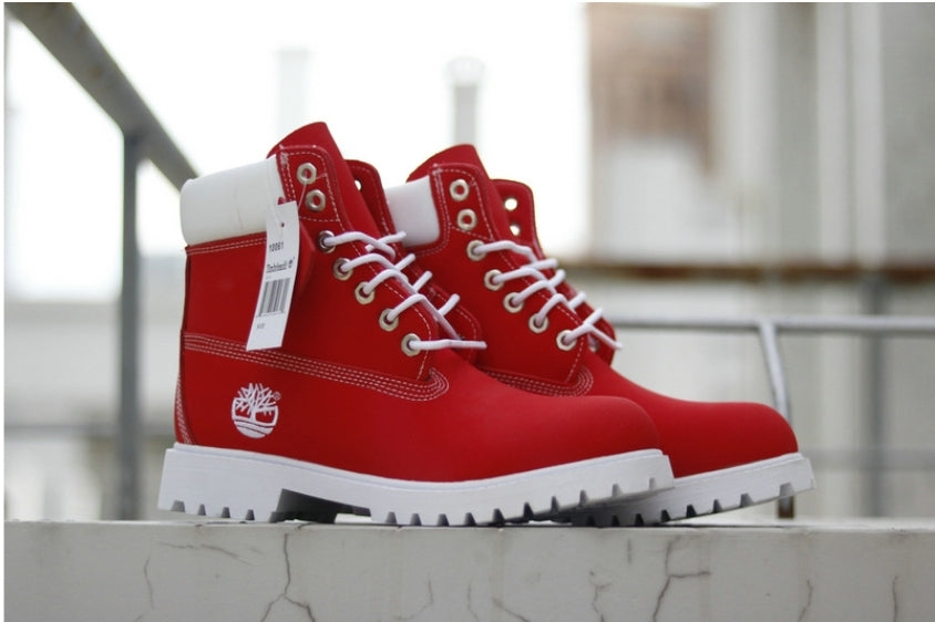 Les baskets Botte Timberland   intemporel et robustesse.  design qualité supérieure les rendent indispensables  aventuriers.pas cher. Le moins cher.