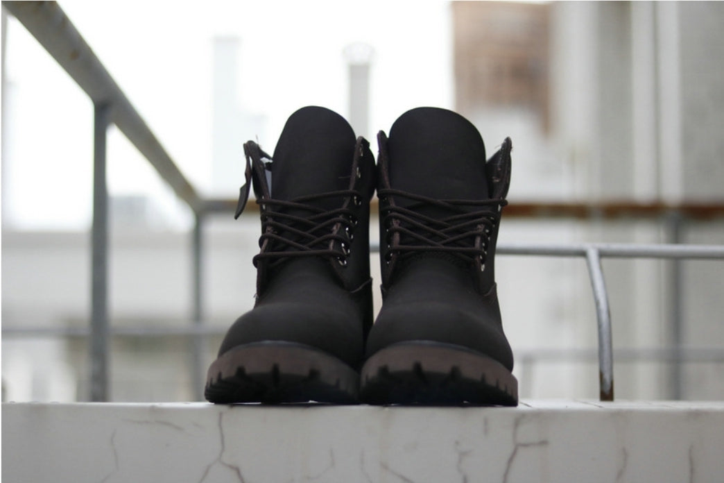 Les baskets Botte Timberland   intemporel et robustesse.  design qualité supérieure les rendent indispensables  aventuriers.pas cher. Le moins cher.