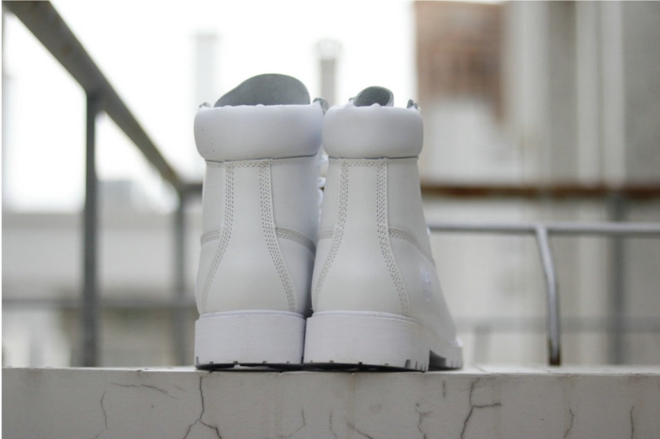 Les baskets Botte Timberland   intemporel et robustesse.  design qualité supérieure les rendent indispensables  aventuriers.pas cher. Le moins cher.