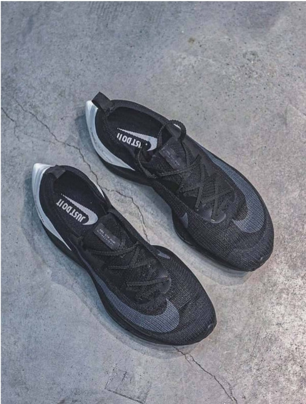 Les baskets Nike Air Zoom combinent style et performance, offrant une expérience unique. Leur design élégant. Pas cher. Le moins Cher.