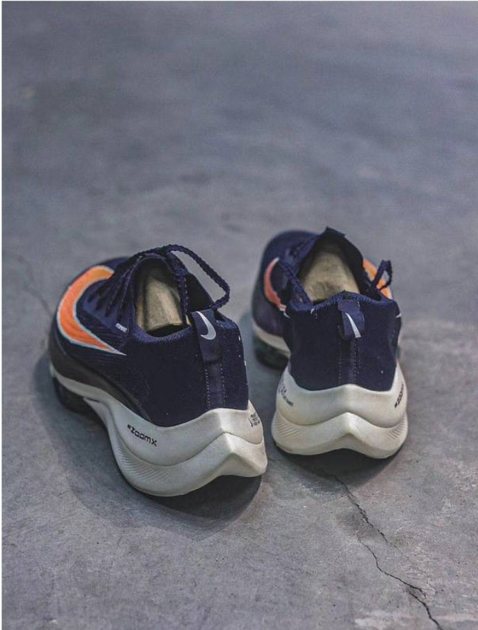 Les baskets Nike Air Zoom combinent style et performance, offrant une expérience unique. Leur design élégant. Pas cher. Le moins Cher.