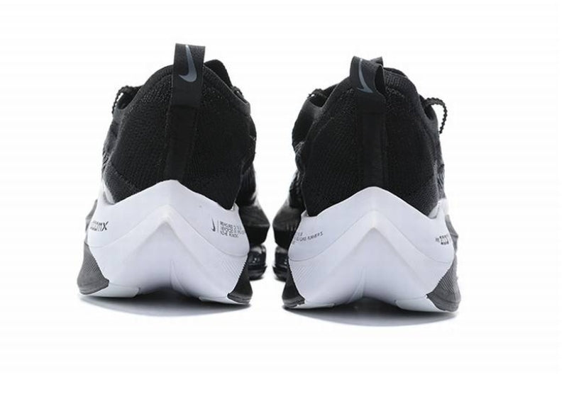 Les baskets Nike Air Zoom combinent style et performance, offrant une expérience unique. Leur design élégant. Pas cher. Le moins Cher.