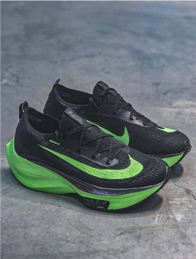 Les baskets Nike Air Zoom combinent style et performance, offrant une expérience unique. Leur design élégant. Pas cher. Le moins Cher.
