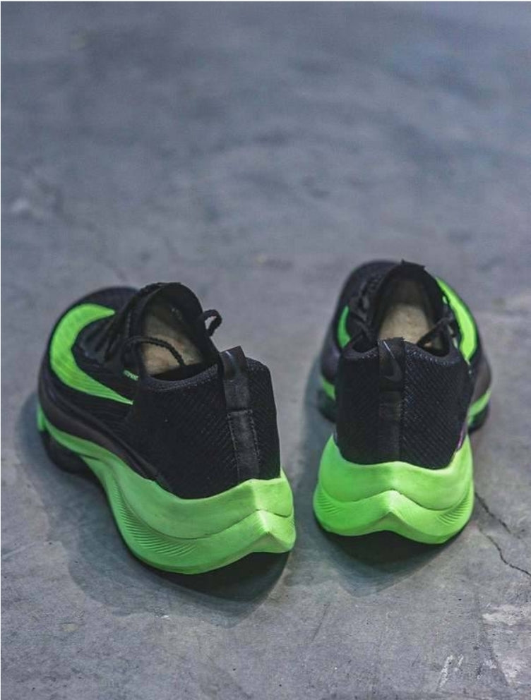 Les baskets Nike Air Zoom combinent style et performance, offrant une expérience unique. Leur design élégant. Pas cher. Le moins Cher.