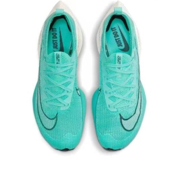 Les baskets Nike Air Zoom combinent style et performance, offrant une expérience unique. Leur design élégant. Pas cher. Le moins Cher.