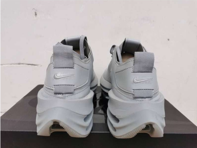 Les baskets Nike Air Zoom combinent style et performance, offrant une expérience unique. Leur design élégant. Pas cher. Le moins Cher.