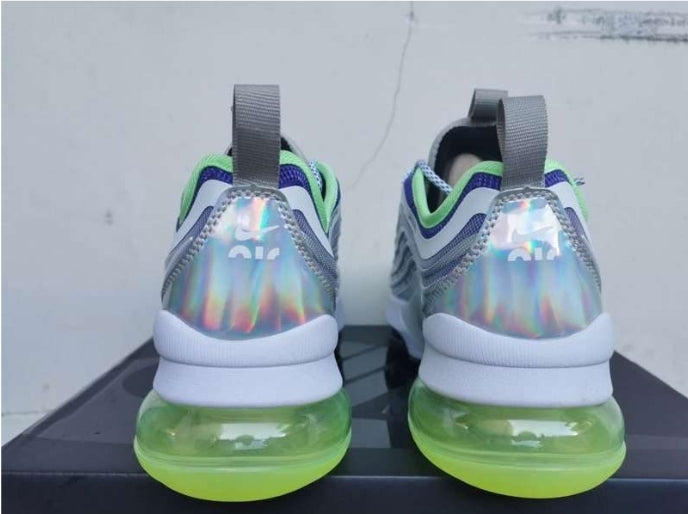 Les baskets Nike Zoom 950 allient un design innovant et des performances exceptionnelles. Leur silhouette moderne et dynamique.pas cher. Le moins cher.