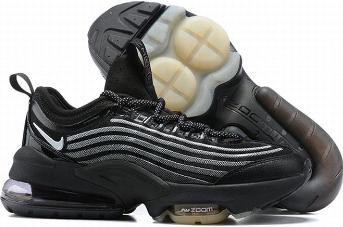 Les baskets Nike Zoom 950 allient un design innovant et des performances exceptionnelles. Leur silhouette moderne et dynamique.pas cher. Le moins cher.