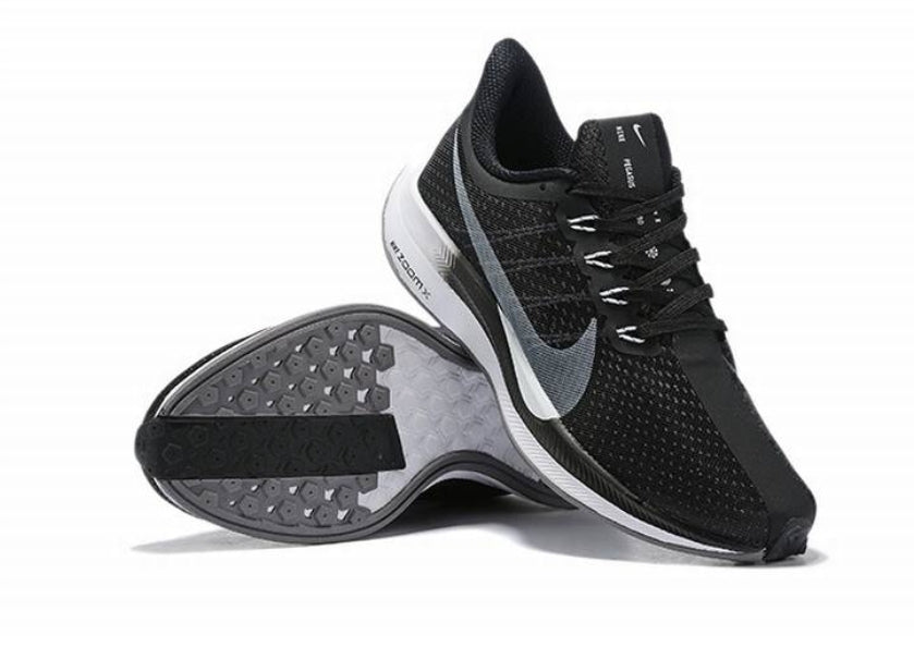 Les baskets Nike Air Zoom combinent style et performance, offrant une expérience unique. Leur design élégant. Pas cher. Le moins Cher.