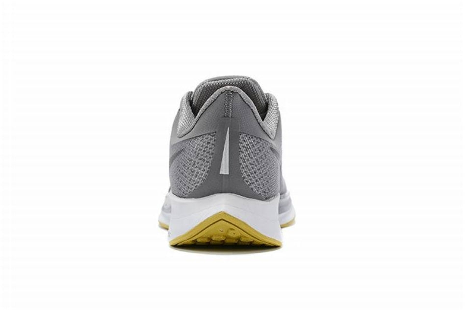 Les baskets Nike Air Zoom combinent style et performance, offrant une expérience unique. Leur design élégant. Pas cher. Le moins Cher.