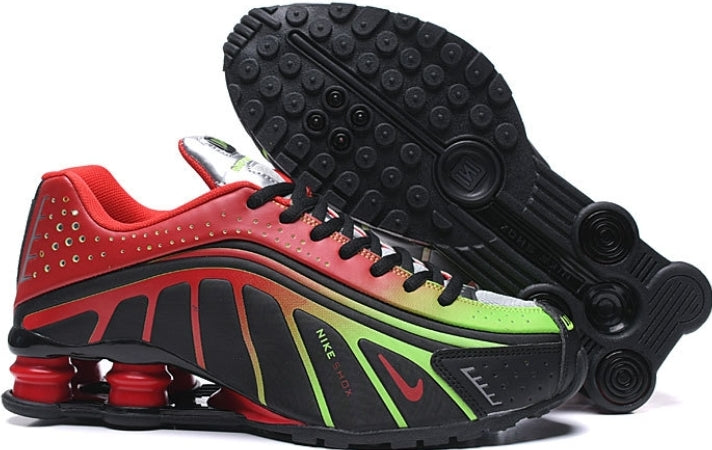 Les baskets Nike Shox R4 combinent style audacieux et innovation technologique exceptionnel et indispensable. Pas Cher. Le moins cher.