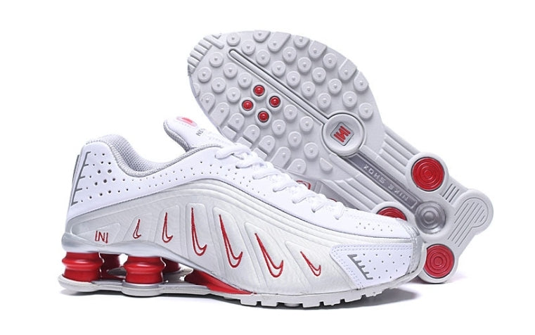Les baskets Nike Shox R4 combinent style audacieux et innovation technologique exceptionnel et indispensable. Pas Cher. Le moins cher.