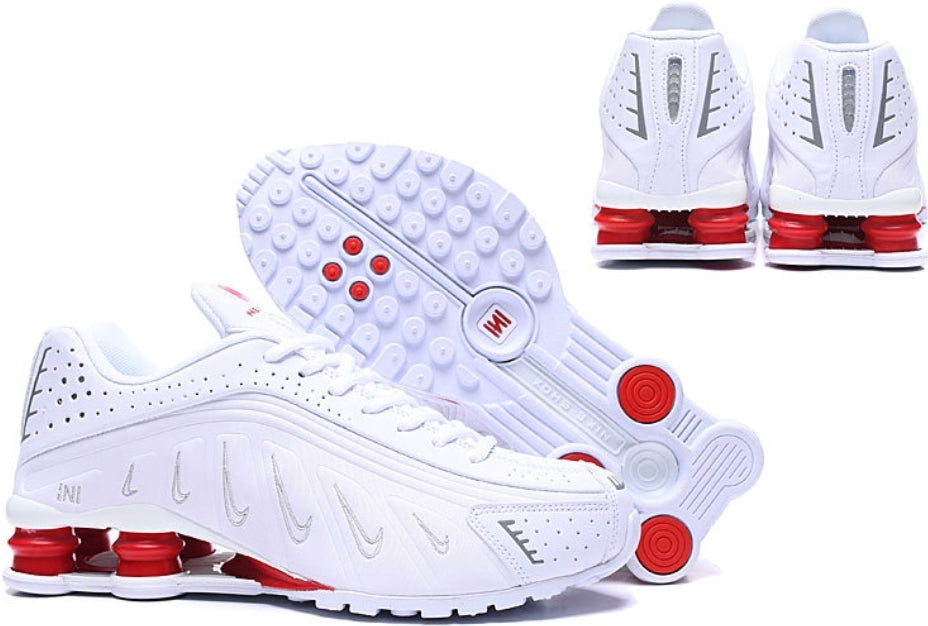 Les baskets Nike Shox R4 combinent style audacieux et innovation technologique exceptionnel et indispensable. Pas Cher. Le moins cher.