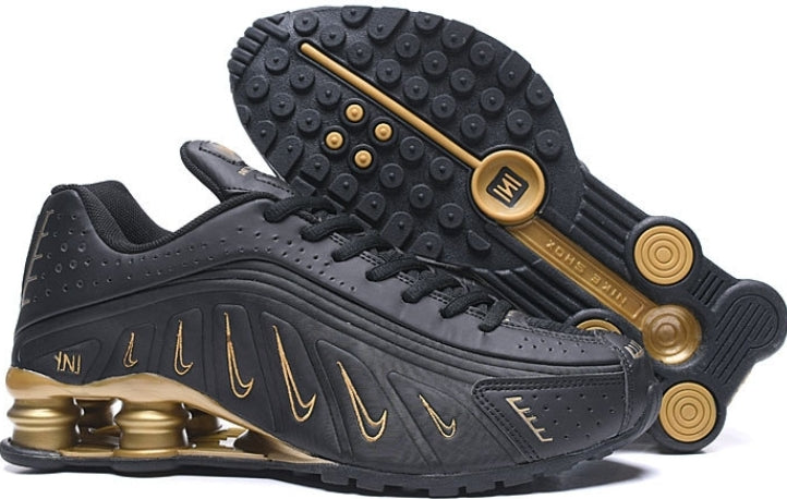 Les baskets Nike Shox R4 combinent style audacieux et innovation technologique exceptionnel et indispensable. Pas Cher. Le moins cher.