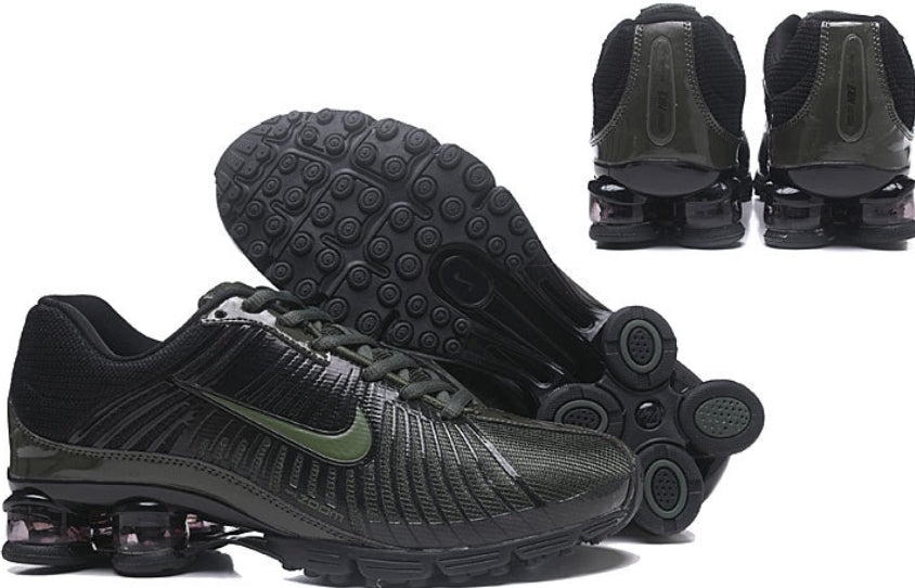 Les baskets Nike Air Shox sont réputées pour leur style emblématique et leur performance exceptionnelle.
inoubliable style.
