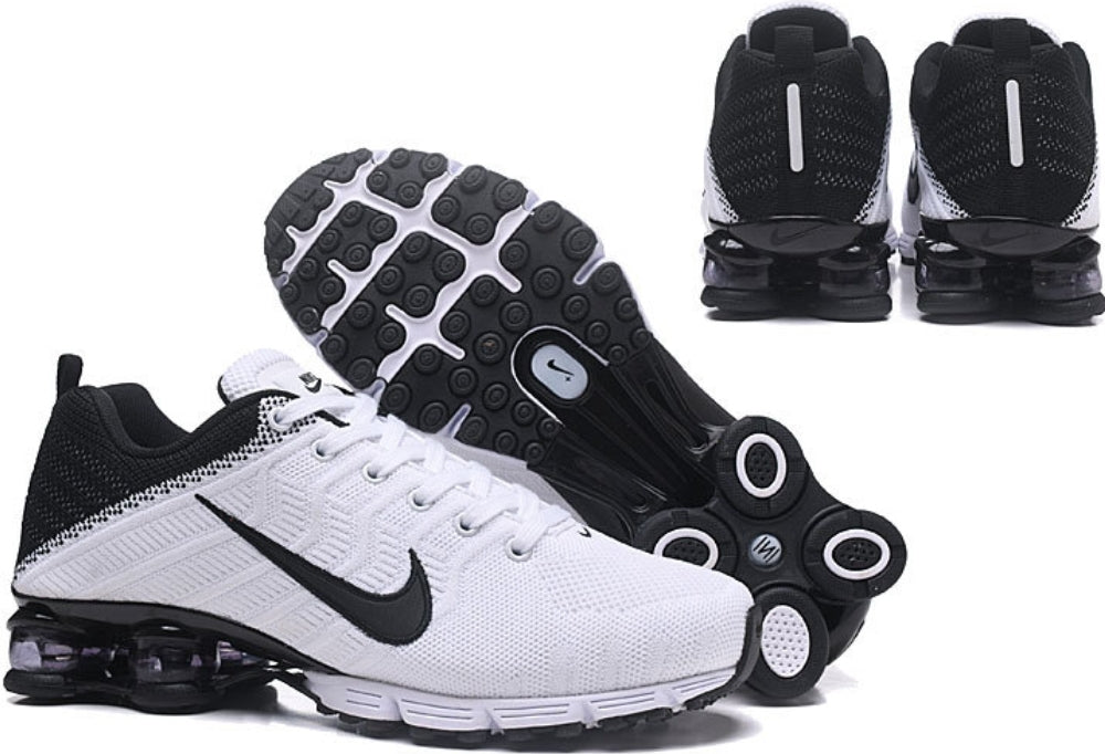 Les baskets Nike Air Shox sont réputées pour leur style emblématique et leur performance exceptionnelle.
inoubliable style.