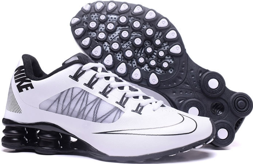 Les baskets Nike Air Shox sont réputées pour leur style emblématique et leur performance exceptionnelle.
inoubliable style.