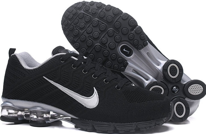 Les baskets Nike Air Shox sont réputées pour leur style emblématique et leur performance exceptionnelle.
inoubliable style.