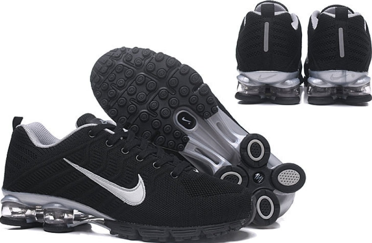 Les baskets Nike Air Shox sont réputées pour leur style emblématique et leur performance exceptionnelle.
inoubliable style.