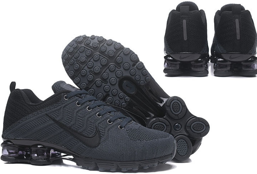 Les baskets Nike Air Shox sont réputées pour leur style emblématique et leur performance exceptionnelle.
inoubliable style.
