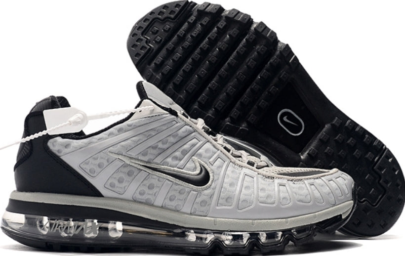 Les baskets Nike Air Shox 2020 allient style moderne et performance avancée. Leur design audacieux et innovant capte l’attention. Pas cher.le moins cher.