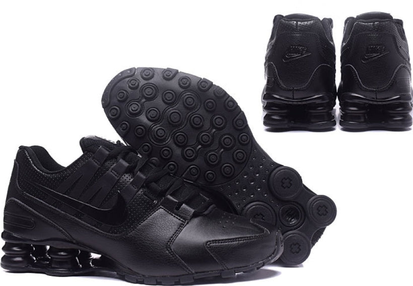 Les baskets Nike Shox PU marient style audacieux et innovation technologique. Leur design distinctif attire les passionnés de mode et de performance.