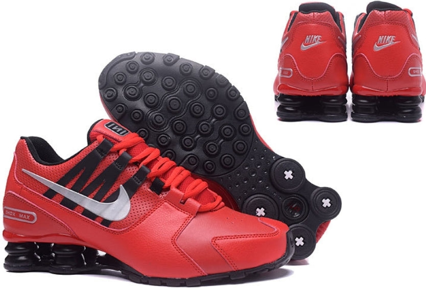 Les baskets Nike Shox PU marient style audacieux et innovation technologique. Leur design distinctif attire les passionnés de mode et de performance.