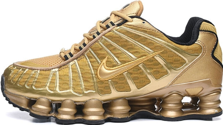 Les baskets Nike Shox TL allient un style avant-gardiste et une innovation technique avancée. Leur design unique et leurs détails sophistiqués.