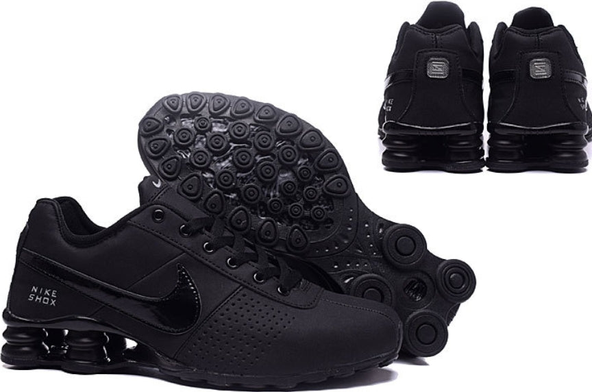 Les baskets Nike Shox Enigma assurent un confort supérieur grâce à la technologie Shox. Les colonnes de soutien au talon procurent un amorti réactif.