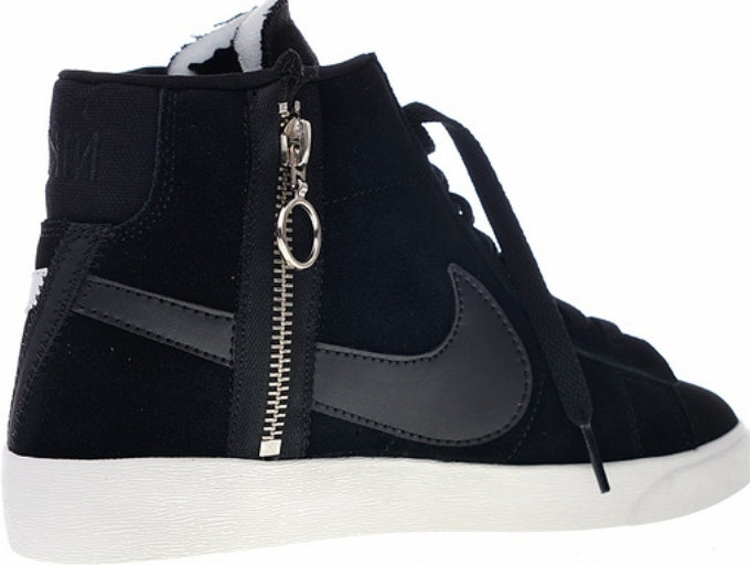 Les baskets Nike Blazer Low combinent un style intemporel et une élégance décontractée. Leur design épuré et leurs matériaux de qualité en font un choix prisé des amateurs de mode.