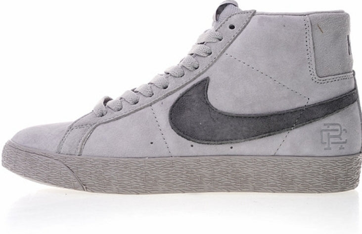 Les baskets Nike Blazer Low combinent un style intemporel et une élégance décontractée. Leur design épuré et leurs matériaux de qualité en font un choix prisé des amateurs de mode.