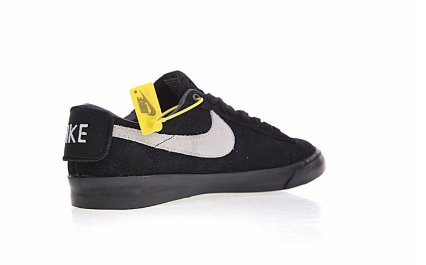 Les baskets Nike Blazer Low combinent un style intemporel et une élégance décontractée. Leur design épuré et leurs matériaux de qualité en font un choix prisé des amateurs de mode.