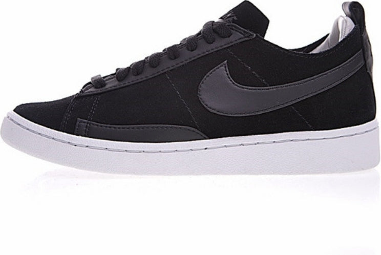 Les baskets Nike Blazer Low combinent un style intemporel et une élégance décontractée. Leur design épuré et leurs matériaux de qualité en font un choix prisé des amateurs de mode.