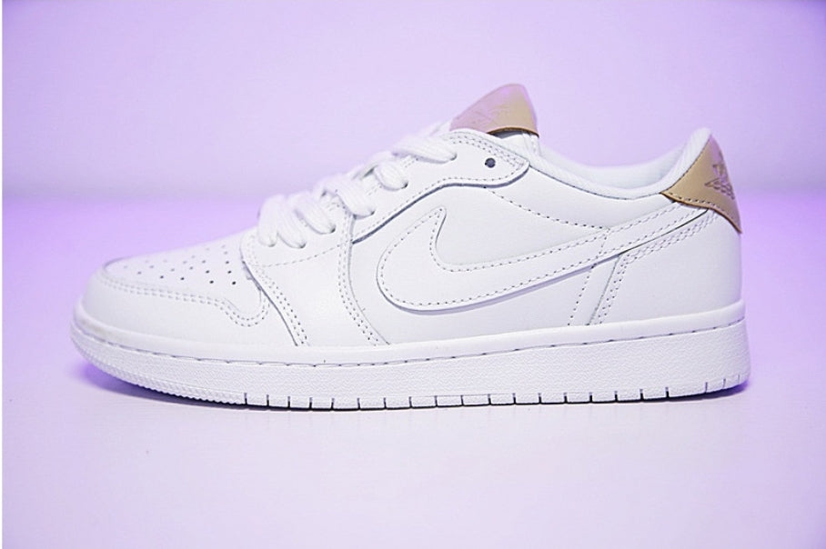 Les baskets Air Jordan 1 offrent un style iconique et une performance légendaire.
leur design emblématique .pas cher. Le moins cher.
